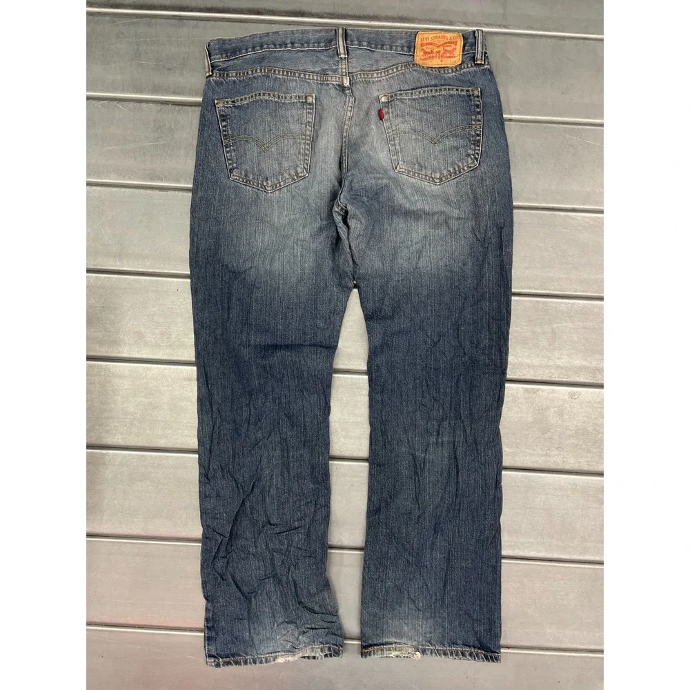 Levis levis 559